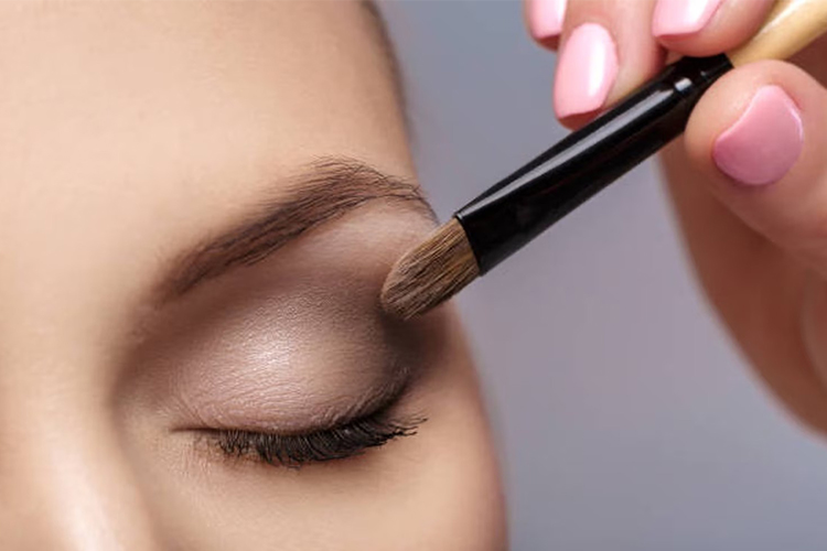 8 eye makeup tips for tight-fitting eyes