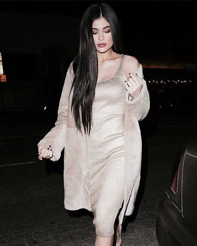 20 best Kylie Jenner outfits that are trendy and stylish
