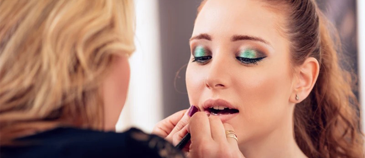7 Best Makeup Tips For Oval Face