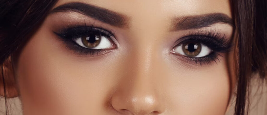 Smokey eye makeup tips for small and big eyes